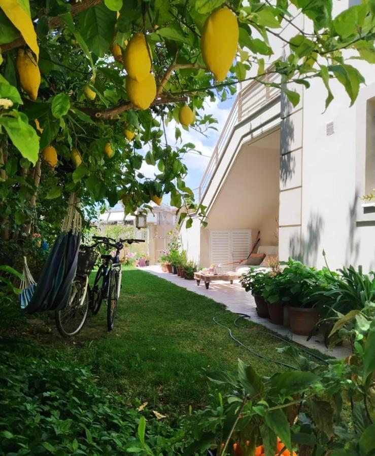 Appartamento Xrysa'S Garden Mesolóngion Esterno foto